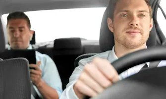 Kamera i taxi for sjåførens sikkerhet – hva finnes og hva er lov?