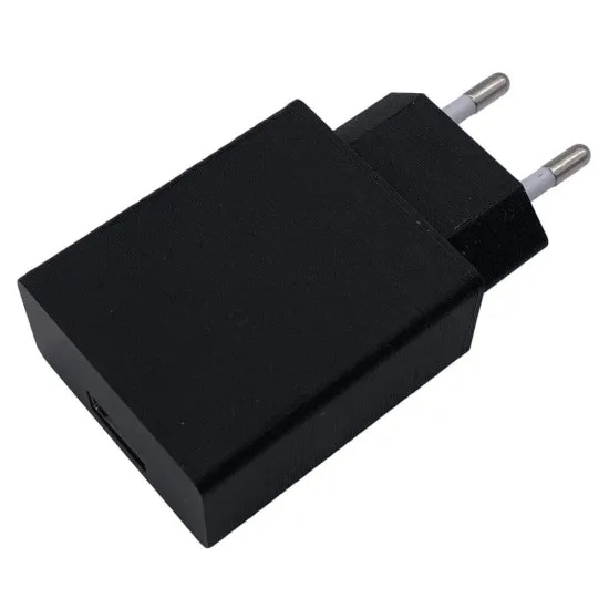 WiFi romavlytter og lydopptaker skjult i USB-lader