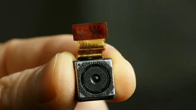 Lite mini kamera kan oversatt lett